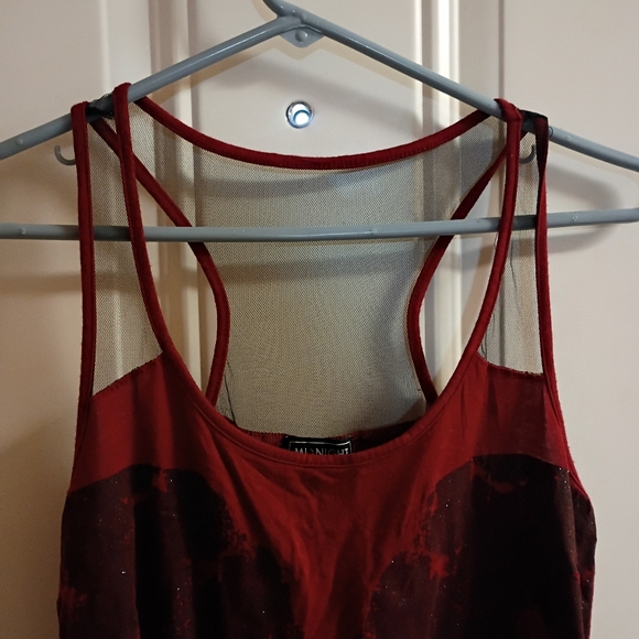 2/$10 Hot Topic Midnight Hour Red Skull Graphic Strappy Tank Medium - Picture 2 of 6